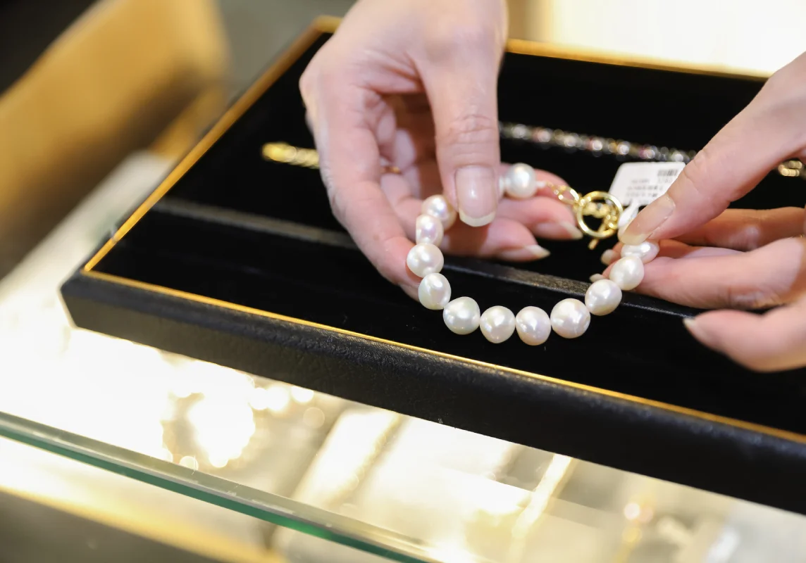 Display of elegant pearl bracelet